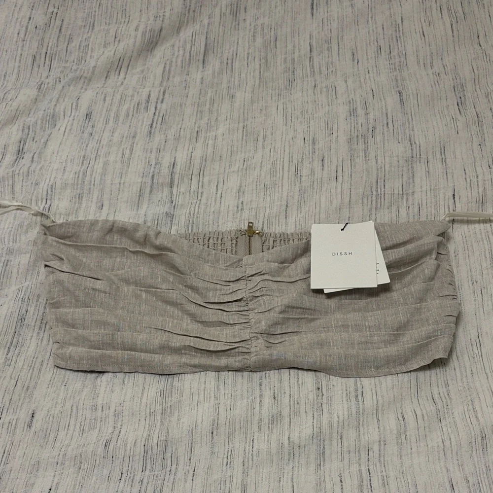 DISSH Beige Crop Top - Picture 1 of 3